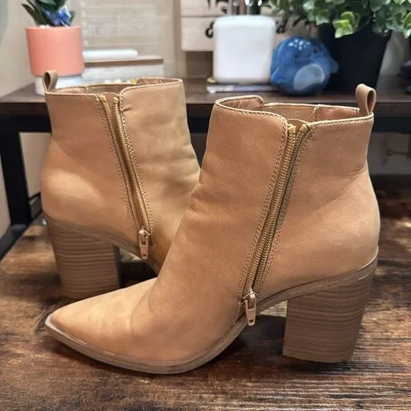 Universal Thread Tan western Bootie size 8 - Picture 10 of 12